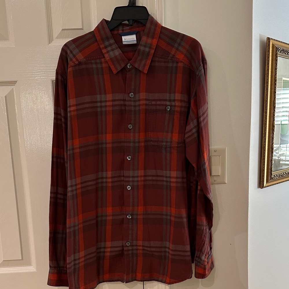Columbia Men’s Plaid Button-Up Shirt